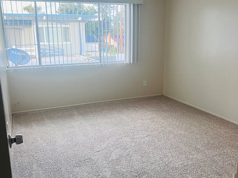 1050 Clark Ave #2 — Photo 13