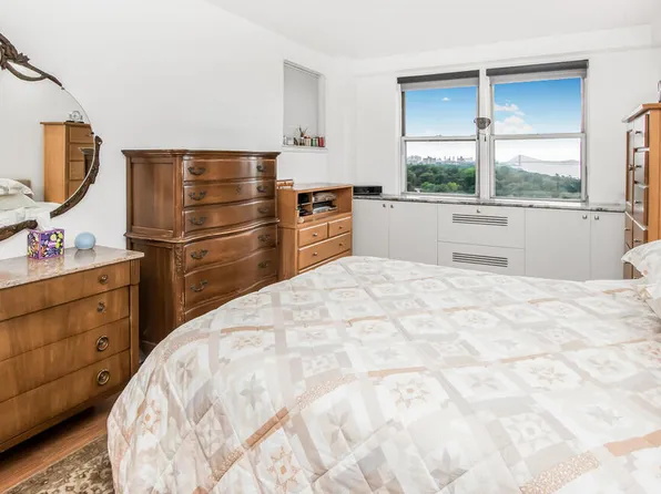 5700 Arlington Avenue image 10 of 21