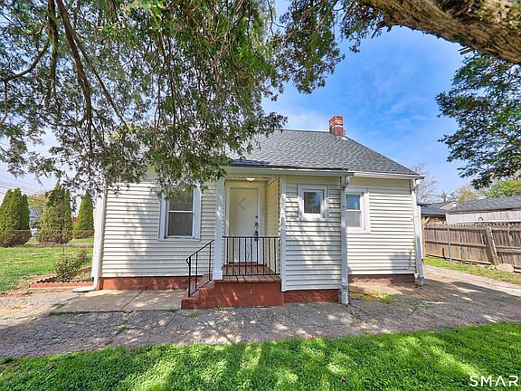 3rd image of 182 Trumbull Avenue