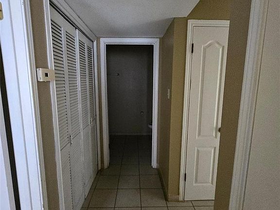 4th image of 106 S Bryan Rd