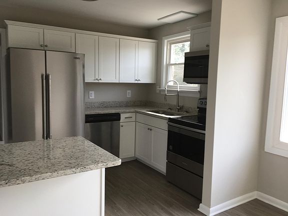 2nd image of 7951 Kenmore Dr