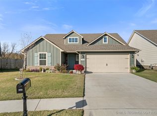 1900 E Van Buren Pl, Broken Arrow, OK 74011