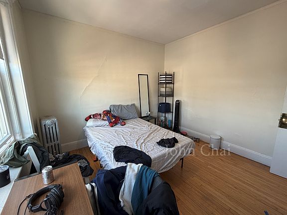 4th image of 127 Sutherland Rd APT I