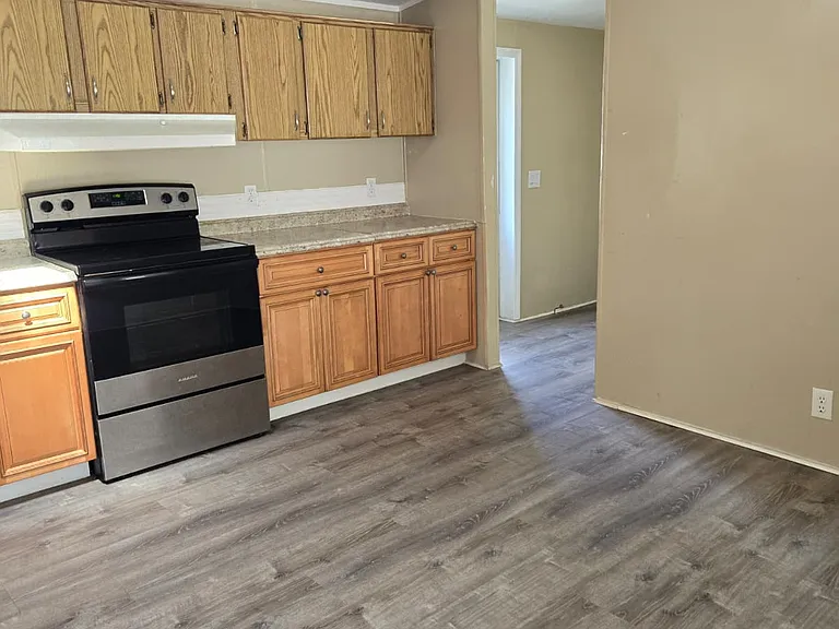 910 W Maxanna Blvd — Photo 17