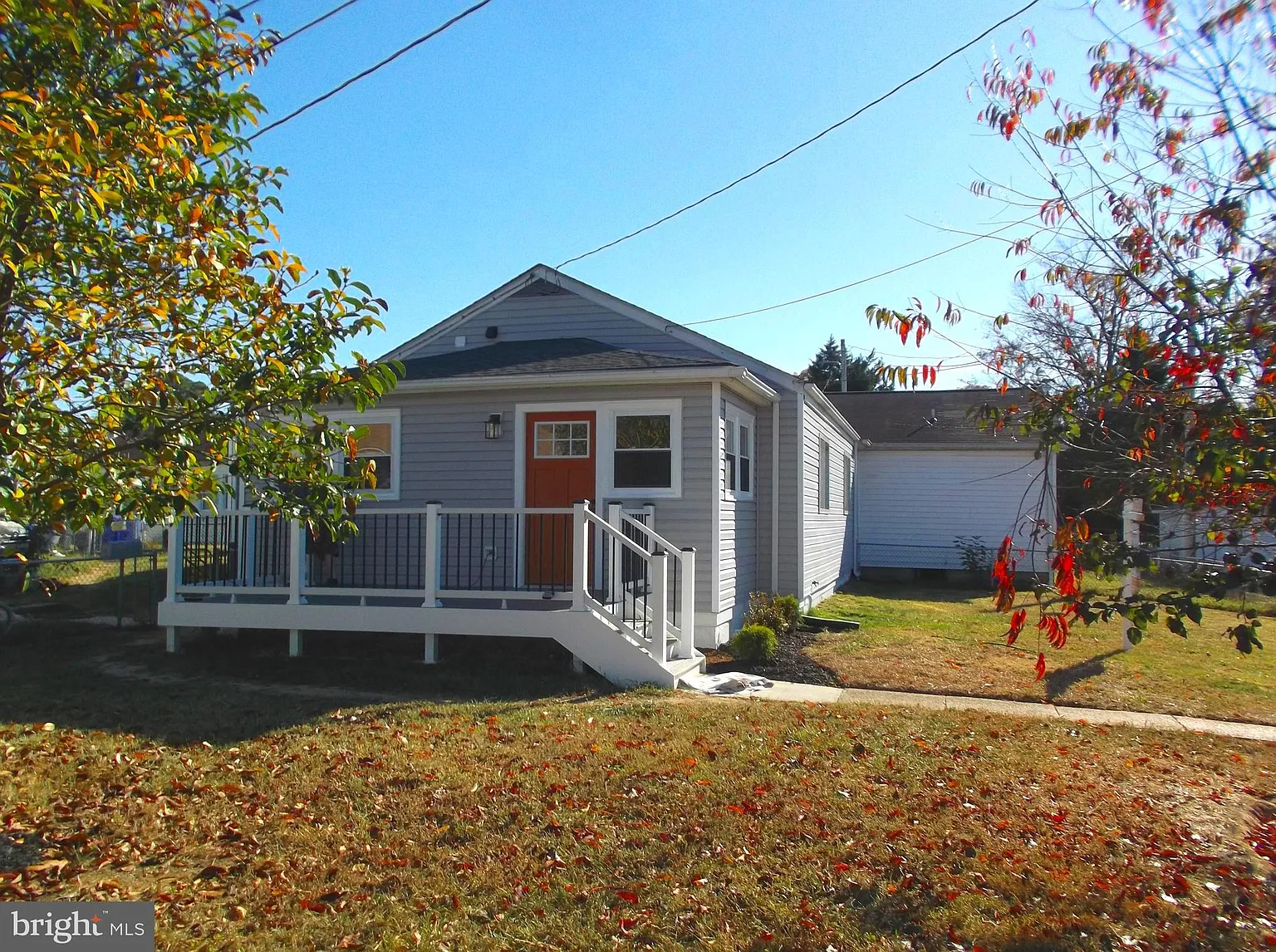 33 Circle Ave photo 1