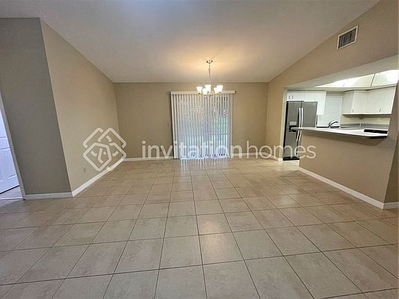 4th image of 211 SE Santa Barbara Pl
