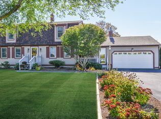 470 Indian Corner Rd, Saunderstown, RI 02874