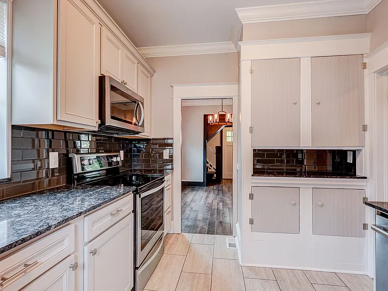 1420 S Clarkson St — Photo 16