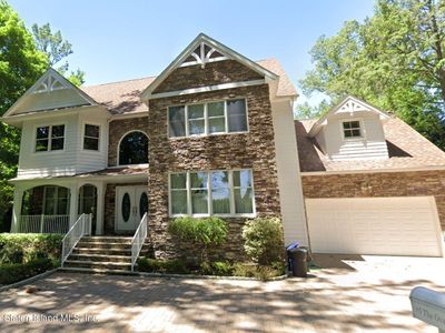 25 The Oval, Staten Island, NY, 10304