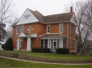 304 Cascade St SE, Hopkinton, IA 52237