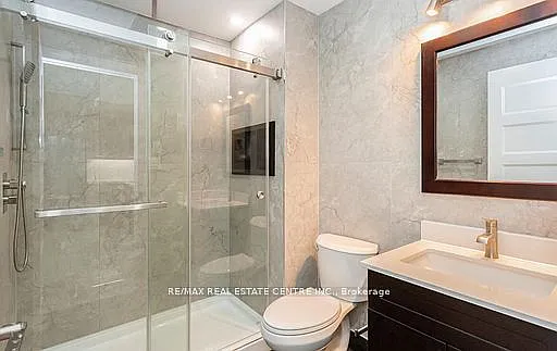 271 Queen St S #204 — Photo 13