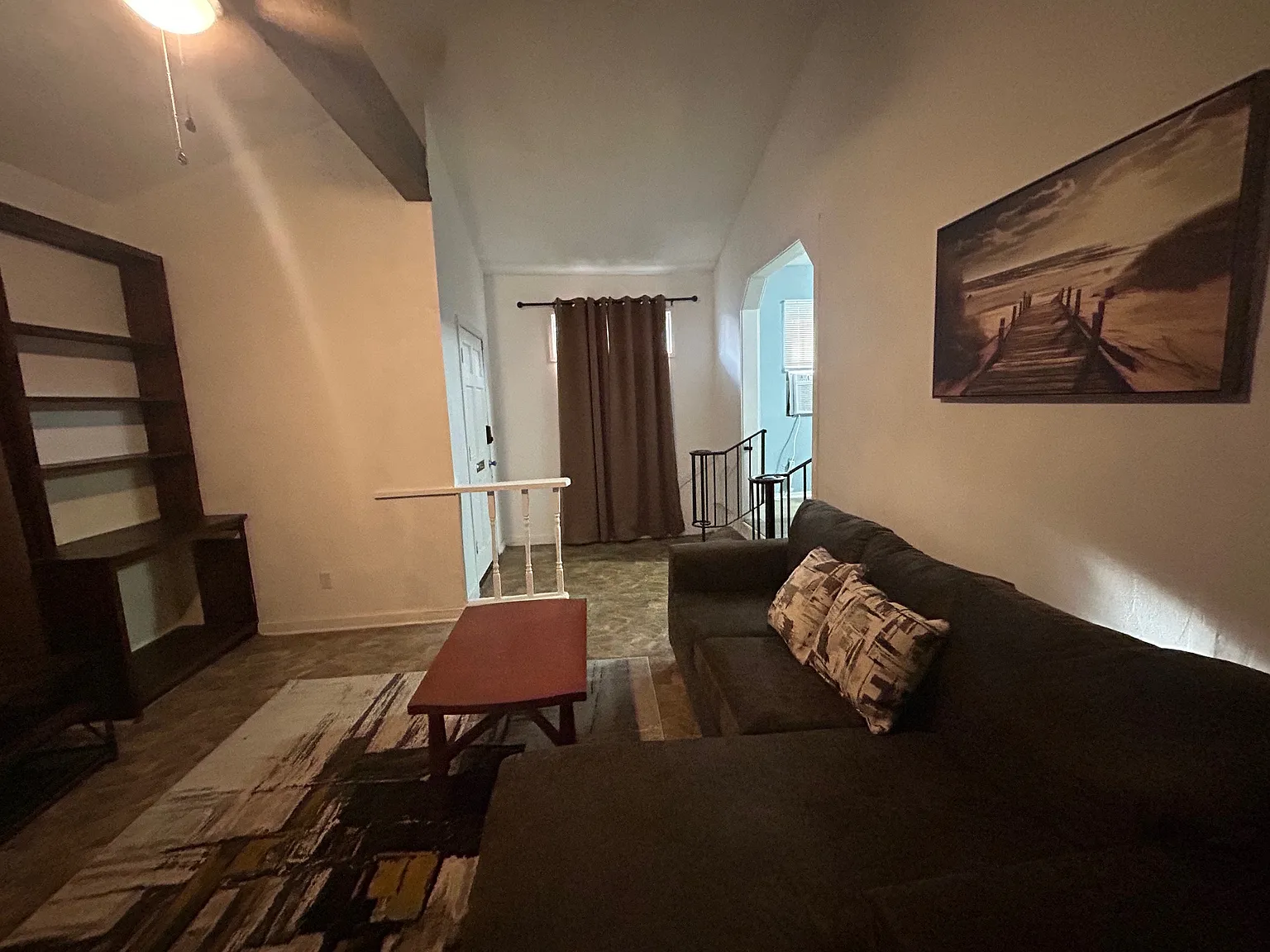 312 W Scott St — Photo 2