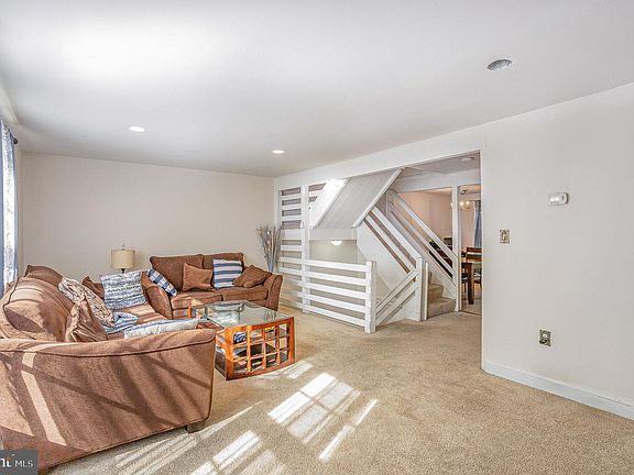 4th image of 1429 Deerfield Ln