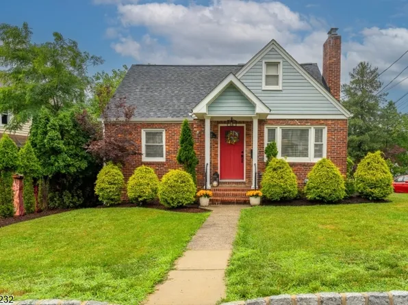 19 Robertson Rd, West Orange Twp., NJ 07052
