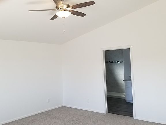 4th image of 2665 E Wood St