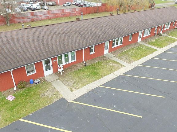 2nd image of 85 Harvey Pl