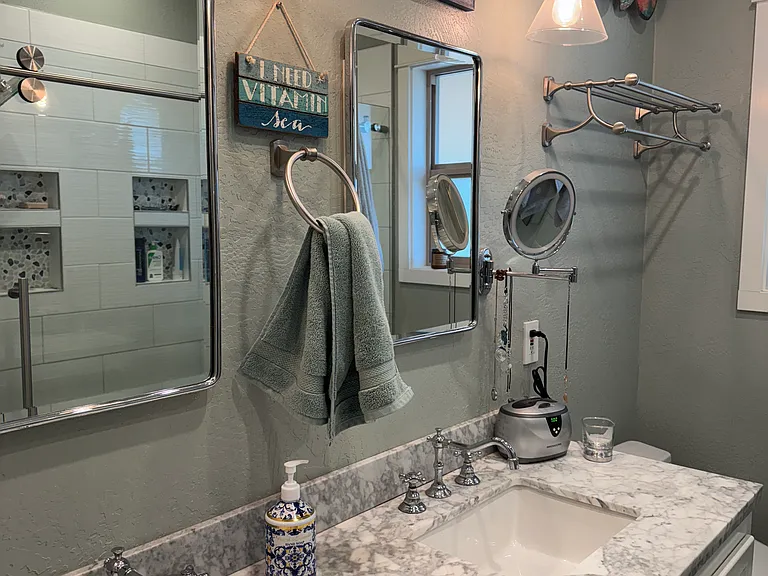240 W 5th St — Photo 12