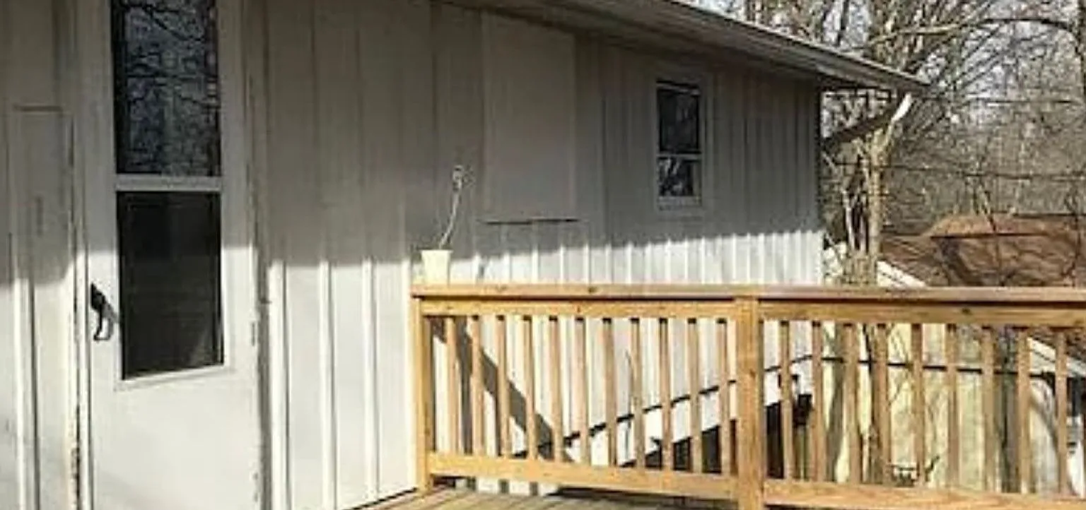 Available August 1, 2027 - 4BR 2BA next to Cascades Gold Course — Photo 2