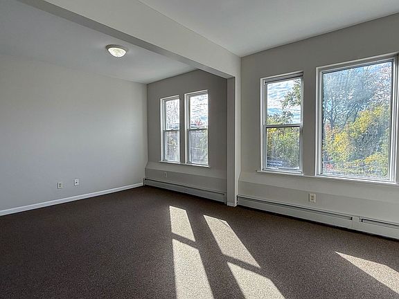 2nd image of 128-130 Nelson St #3W