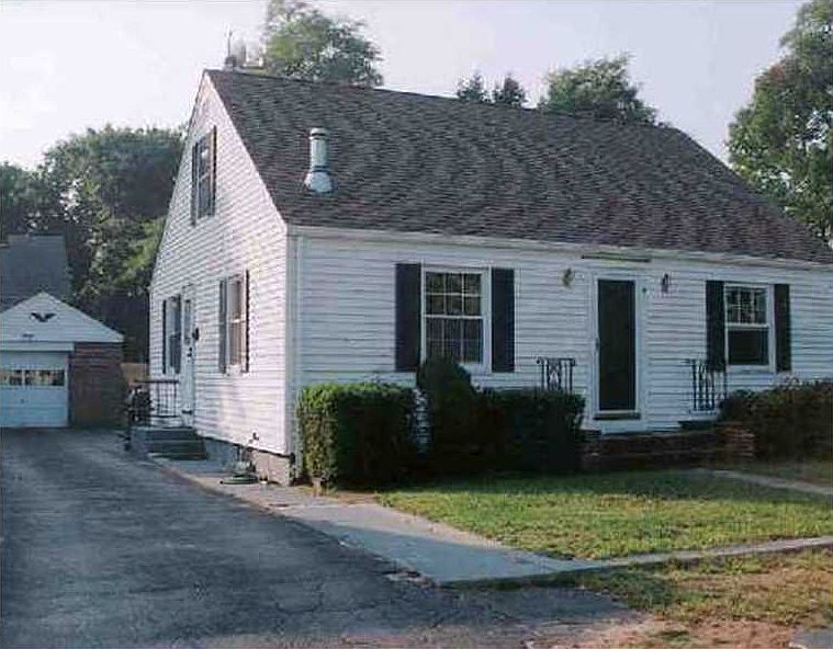 1st image of 7 Willern St