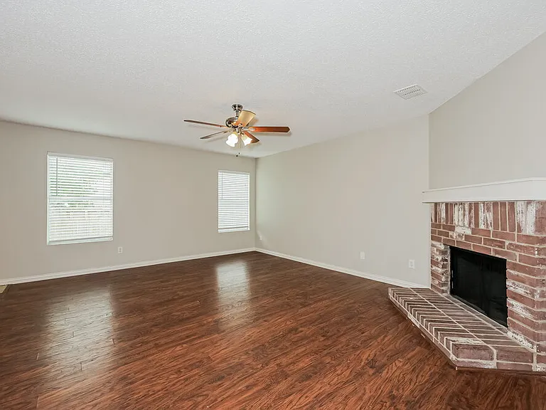 2036 Navada Way — Photo 5