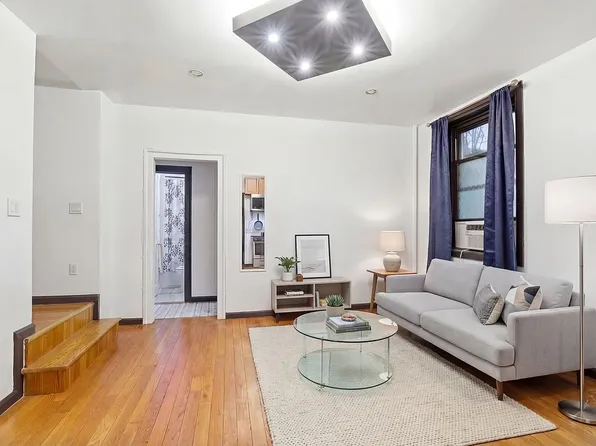 21-38 35th St APT 1C, Astoria, NY 11105