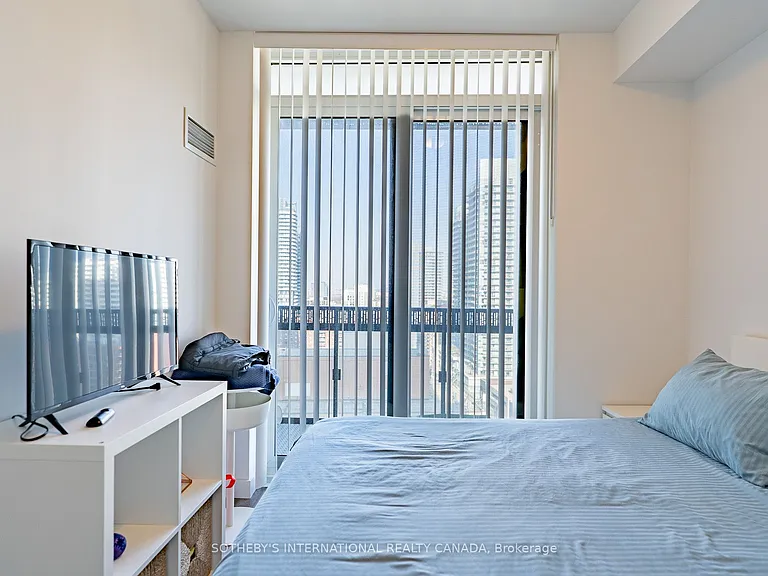 8 Eglinton Ave E #1710 — Photo 9