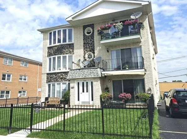 8106 Marion Dr APT 1W, Justice, IL 60458