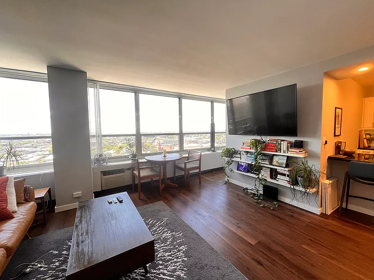 3550 N Lake Shore Dr #1814 — Photo 3