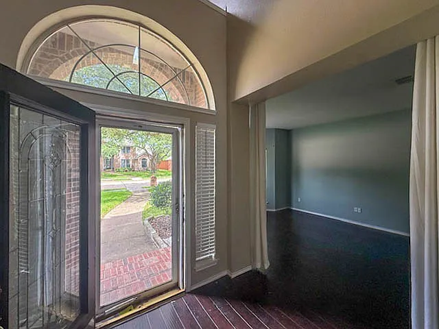 104 San Mateo Ct — Photo 3