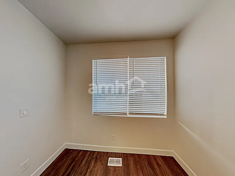 2151 E Silverado Ln — Photo 7