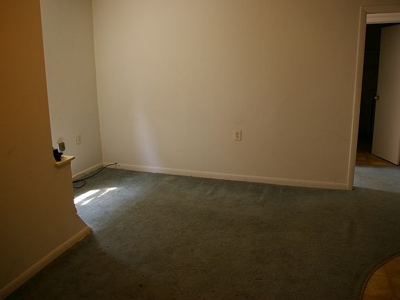 5th image of 4704 Longshore Ave
