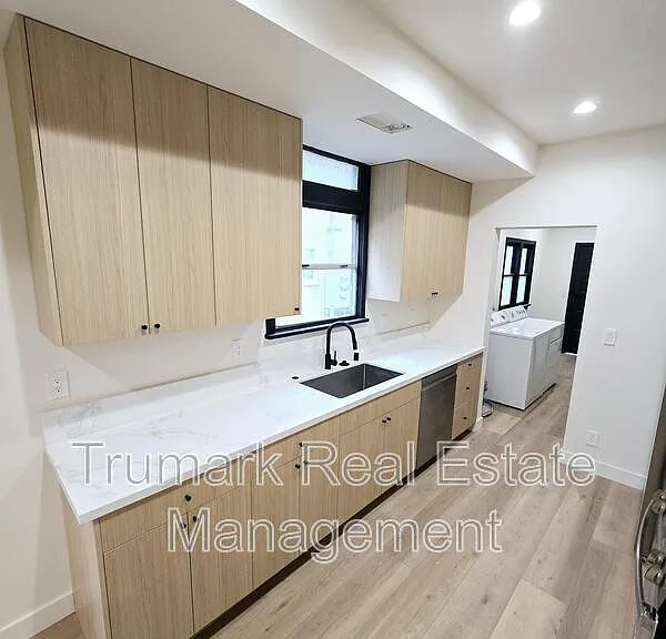 609 E Garfield Ave — Photo 3