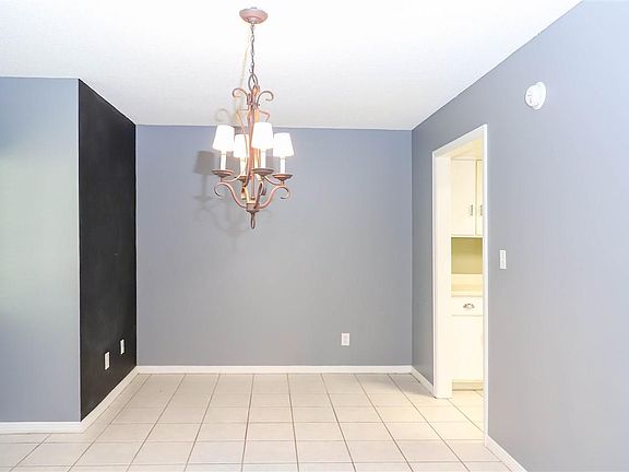 5th image of 3253 Fernwood Dr
