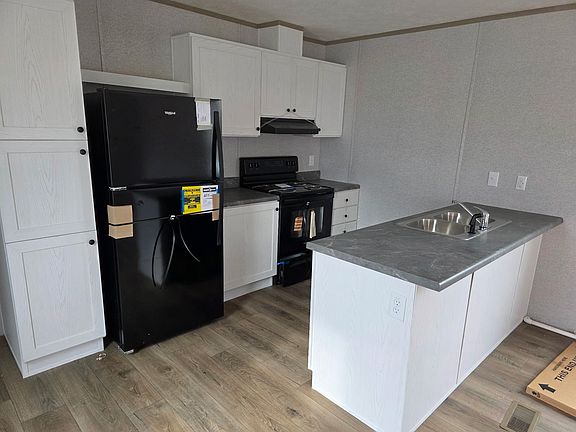 4th image of 28 Yoakum Cir