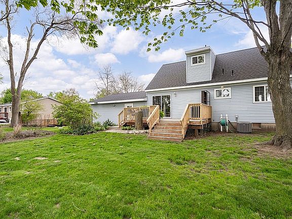 4th image of 4132 Janet Dr