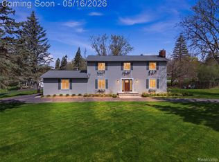1848 Packer Rd, Bloomfield Hills, MI 48302