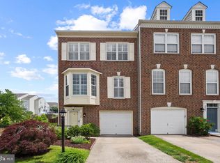 6385 Hawk View Ln, Alexandria, VA 22312