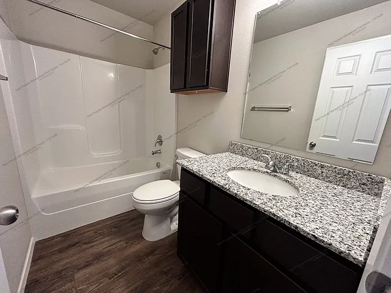 8015 Dogwood Dr — Photo 7
