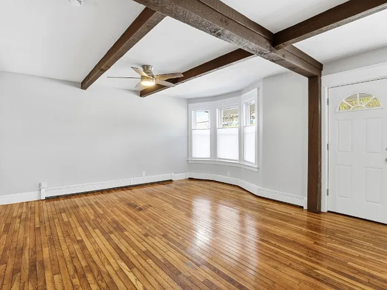 117 Webster St — Photo 8