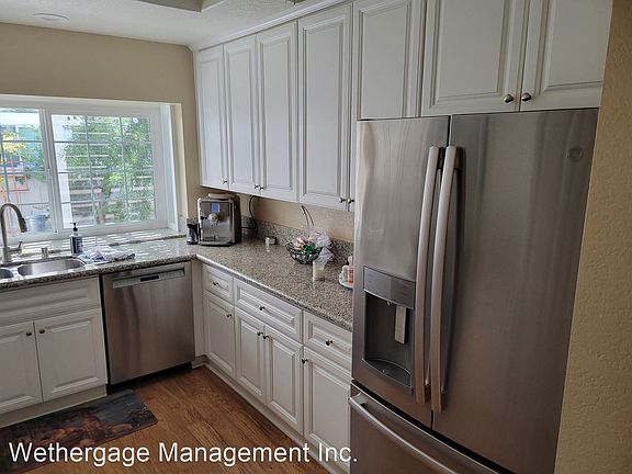 5th image of 2322 Redwood Dr