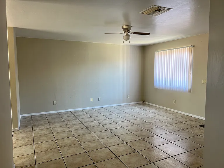 113 W Corona Rd #2 — Photo 3
