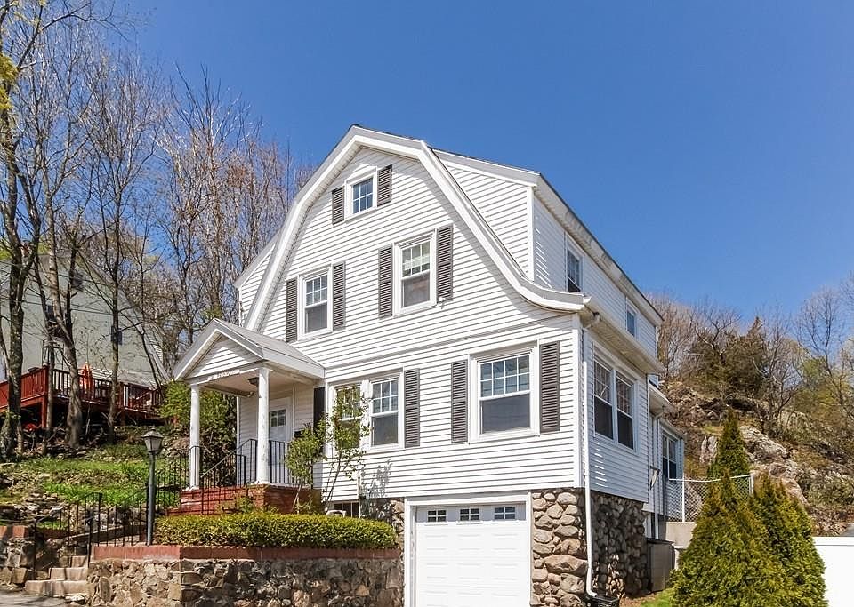 1st image of 44 Fernwood Ave
