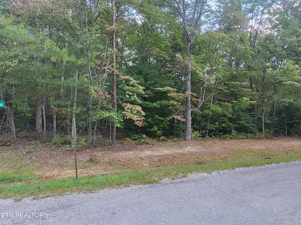 126 Knollwood Ln, Crossville, TN 38558
