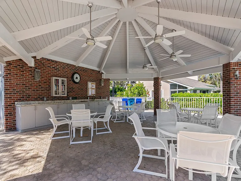 219 Park Shores Cir #B — Photo 30