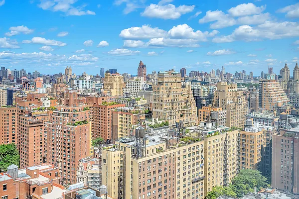 Sold by Douglas Elliman | media 8