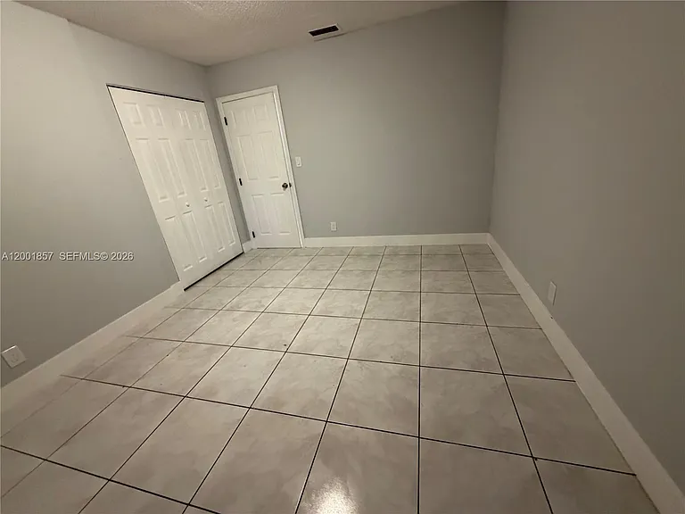 6316 Lincoln St #6316 — Photo 11