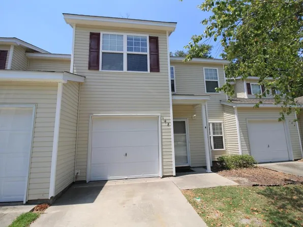 102 Chestnut Oaks Ct, Ladson, SC 29456