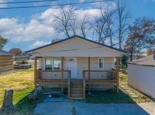 410 W Benton St, Green Ridge, MO 65332