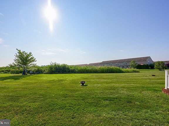 5th image of 452 Alexandria Ct